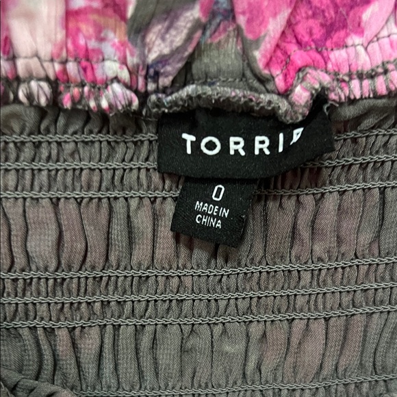 Torrid Pink and Gray Floral Blouse - Picture 2 of 3